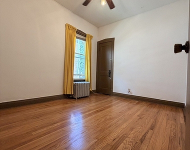 2618 N 73rd Avenue - Photo Thumbnail 10