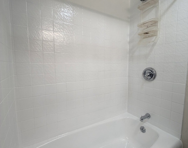 2618 N 73rd Avenue - Photo Thumbnail 12