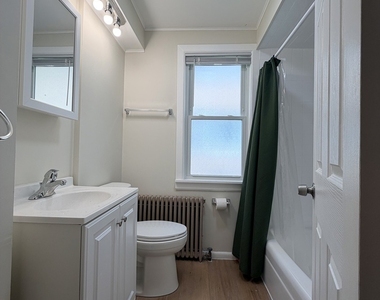 2618 N 73rd Avenue - Photo Thumbnail 11