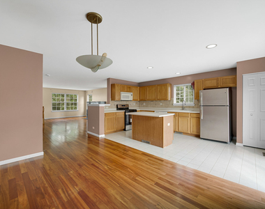 62 E Clare Court - Photo Thumbnail 2