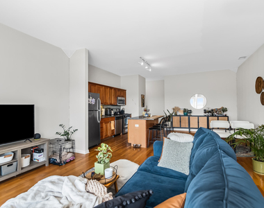 2010 W Pierce Street - Photo Thumbnail 3