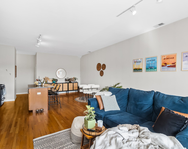 2010 W Pierce Street - Photo Thumbnail 4