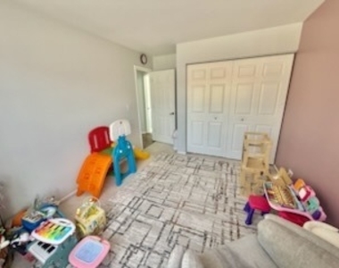 86 Newberry Court - Photo Thumbnail 10