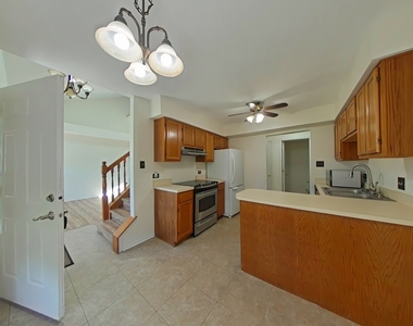3524 Willowview Court - Photo Thumbnail 4