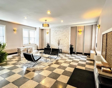 3933 N Clarendon Avenue - Photo Thumbnail 1