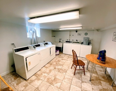 3933 N Clarendon Avenue - Photo Thumbnail 12