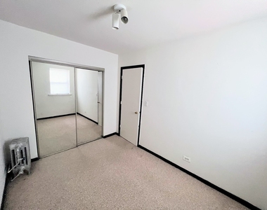 3933 N Clarendon Avenue - Photo Thumbnail 7