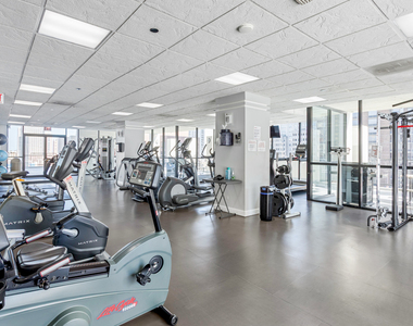 1122 N Clark Street - Photo Thumbnail 17
