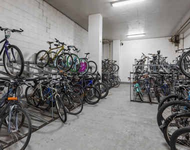1122 N Clark Street - Photo Thumbnail 18
