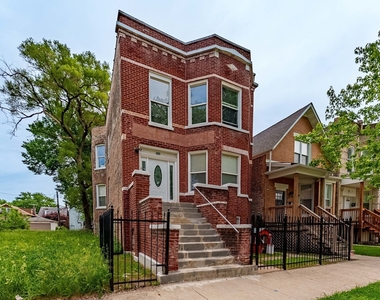 555 N Lawler Avenue - Photo Thumbnail 1