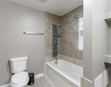555 N Lawler Avenue - Photo Thumbnail 12