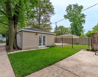 555 N Lawler Avenue - Photo Thumbnail 20