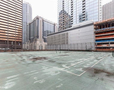 211 E Ohio Street - Photo Thumbnail 17
