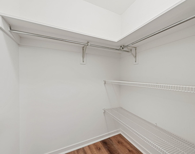 211 E Ohio Street - Photo Thumbnail 9