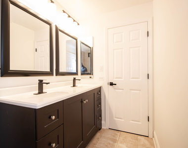 1471 N Larrabee Street - Photo Thumbnail 10