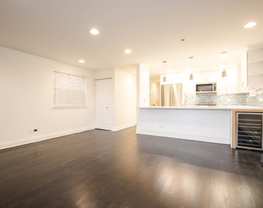 1471 N Larrabee Street - Photo Thumbnail 2