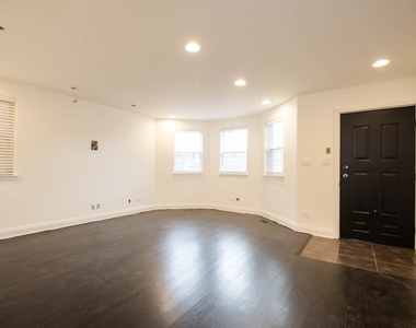 1471 N Larrabee Street - Photo Thumbnail 3