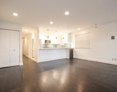 1471 N Larrabee Street - Photo Thumbnail 4