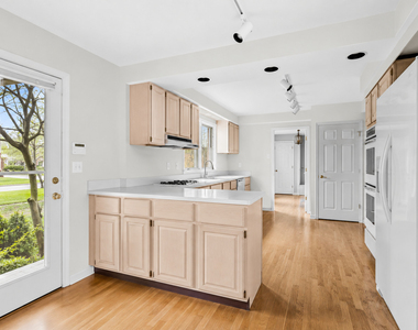 1120 Romona Road - Photo Thumbnail 8