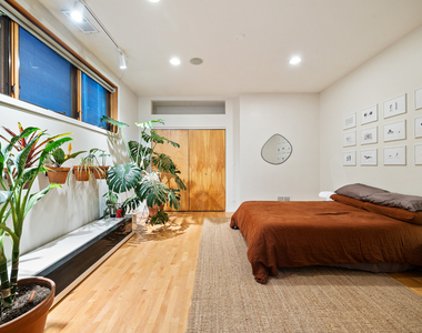 1106 N Paulina Street - Photo Thumbnail 15