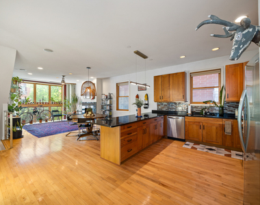1106 N Paulina Street - Photo Thumbnail 7