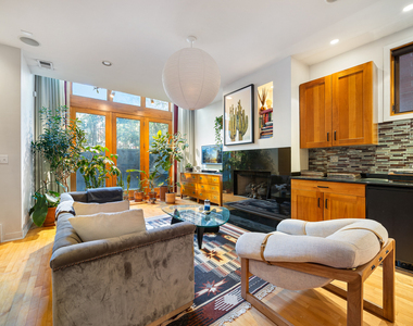 1106 N Paulina Street - Photo Thumbnail 12