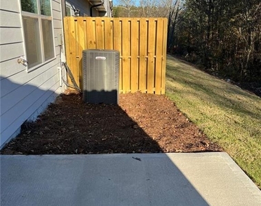 1391 Ben Park Way - Photo Thumbnail 26