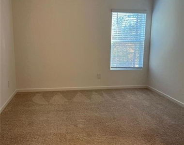 1391 Ben Park Way - Photo Thumbnail 18
