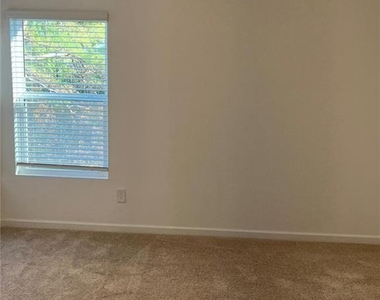 1391 Ben Park Way - Photo Thumbnail 21