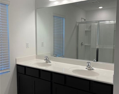 1391 Ben Park Way - Photo Thumbnail 13