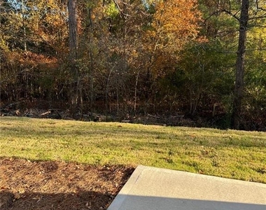 1391 Ben Park Way - Photo Thumbnail 24