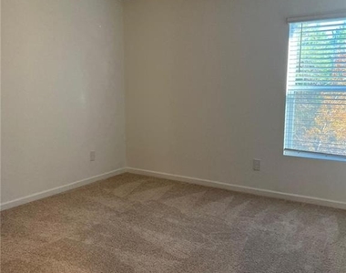 1391 Ben Park Way - Photo Thumbnail 17