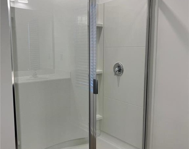 1391 Ben Park Way - Photo Thumbnail 9