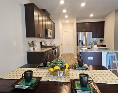 674 Gabby Point Sw - Photo Thumbnail 5