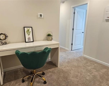674 Gabby Point Sw - Photo Thumbnail 10