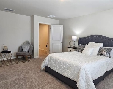 674 Gabby Point Sw - Photo Thumbnail 9