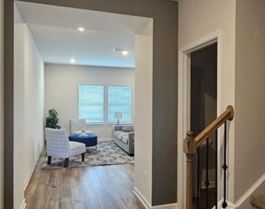 674 Gabby Point Sw - Photo Thumbnail 1