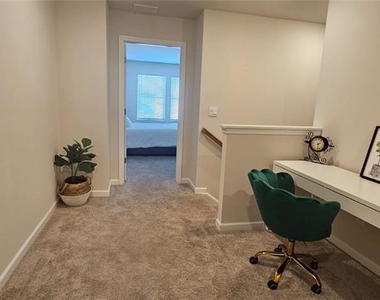 674 Gabby Point Sw - Photo Thumbnail 11