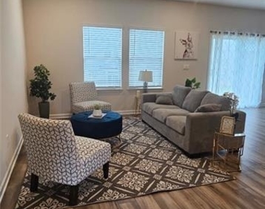 674 Gabby Point Sw - Photo Thumbnail 2