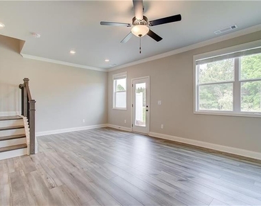 4654 Cypress Landing Way - Photo Thumbnail 9