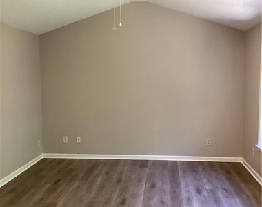 550 Ashland Parkway - Photo Thumbnail 20