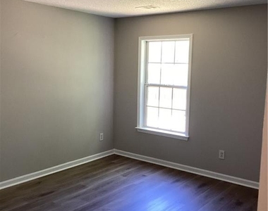 550 Ashland Parkway - Photo Thumbnail 26