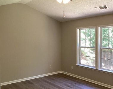 550 Ashland Parkway - Photo Thumbnail 19