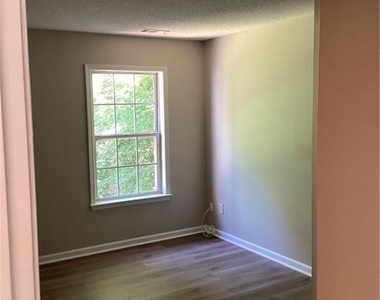 550 Ashland Parkway - Photo Thumbnail 30