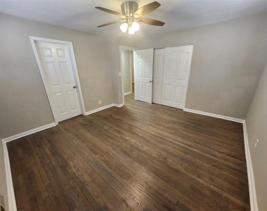 3415 Hyland Drive - Photo Thumbnail 5