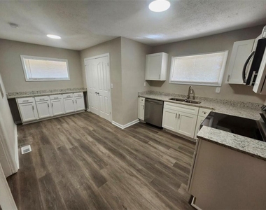 3415 Hyland Drive - Photo Thumbnail 1