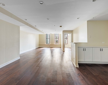 40 E 9th Street - Photo Thumbnail 9