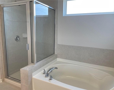 632 Blue Ash Court - Photo Thumbnail 25