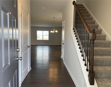 632 Blue Ash Court - Photo Thumbnail 3