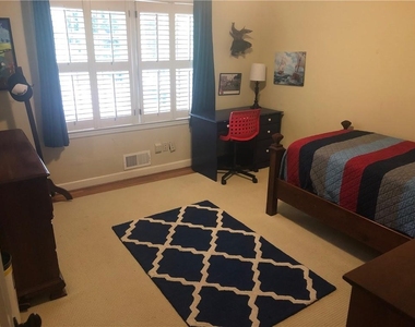 2823 Ridge Valley Road Nw - Photo Thumbnail 8
